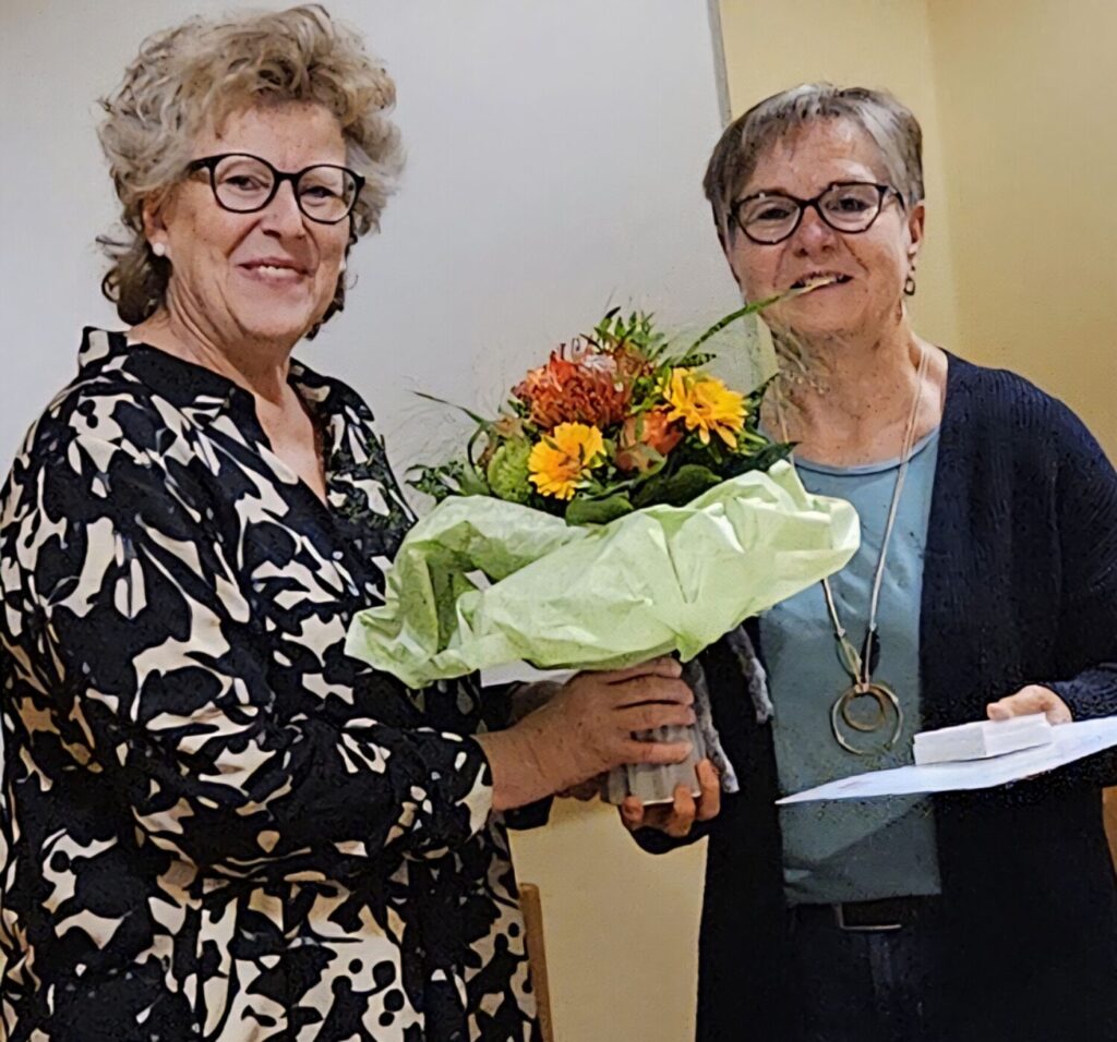 Übergabe Goldkreuz an Eva Bergmann