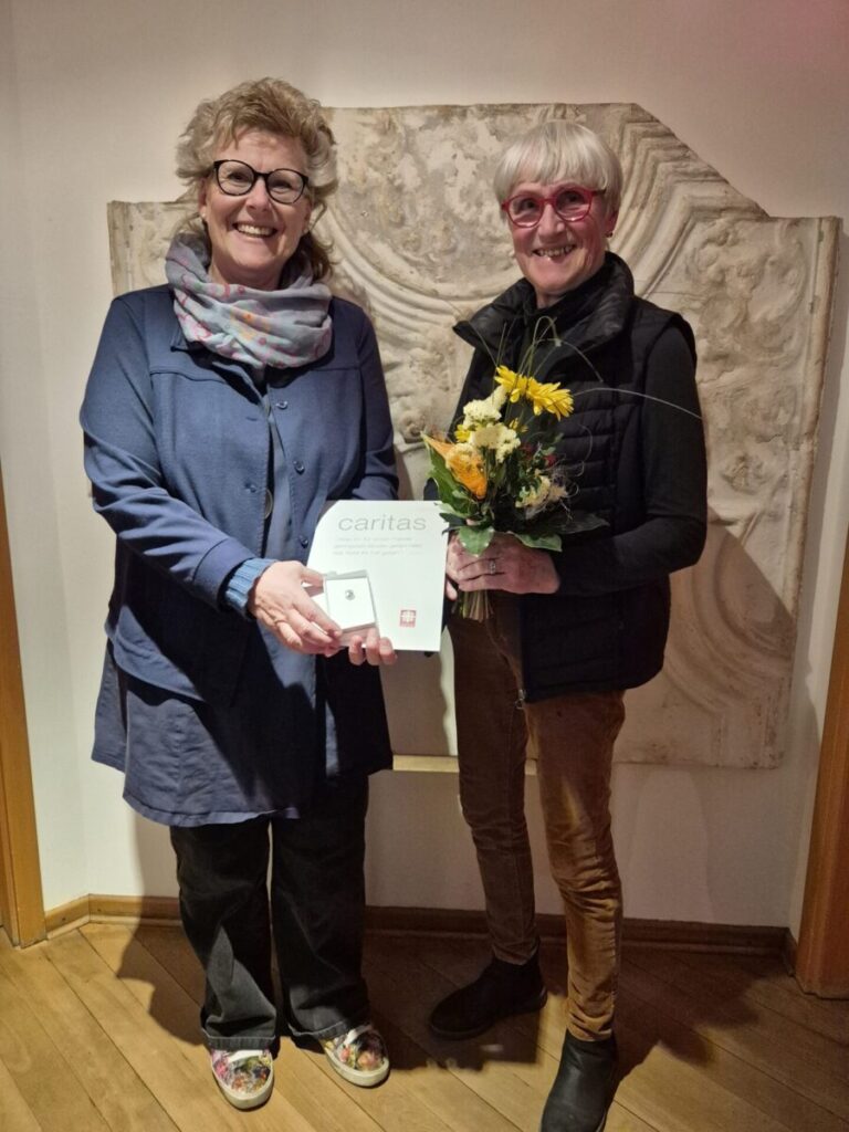 Ehrung Fr. Geller (Silberkreuz)