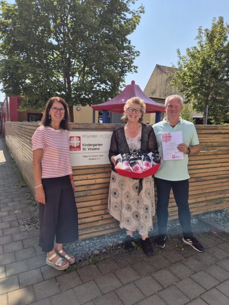 100 Jahre St. Vinzenzverein Burglauer - Geschenkübergabe 2026-07-30